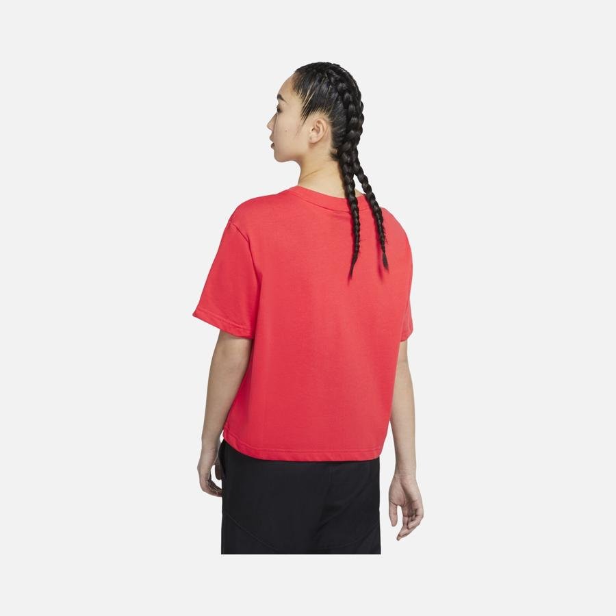 Nike Sportswear Swoosh Short Sleeve Top Kadın Tişört