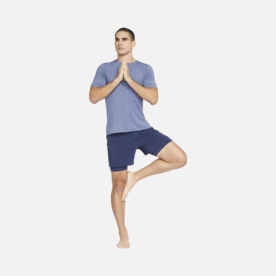  Nike Yoga 2-in-1 Erkek Şort