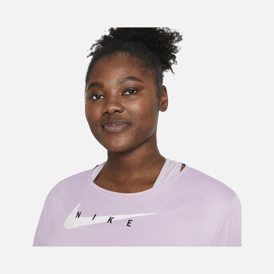  Nike Swoosh Run Short-Sleeve Running Top Kadın Tişört