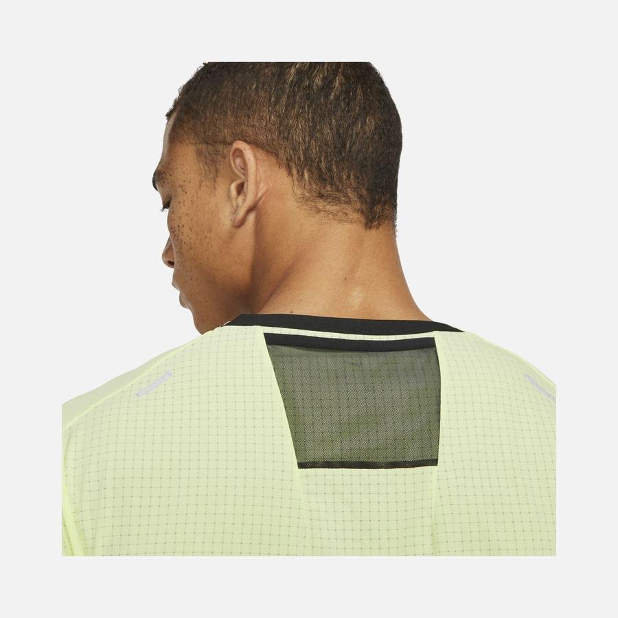  Nike Dri-Fit Trail Rise 365 Short-Sleeve Erkek Tişört