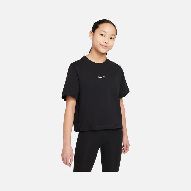 Nike Sportswear Essential Boxy Short-Sleeve (Girls') Çocuk Tişört
