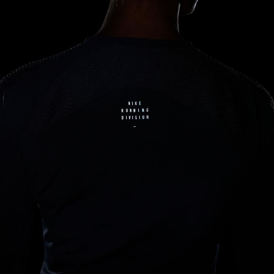  Nike Dri-Fit ADV Run Division Long-Sleeve Kadın Tişört