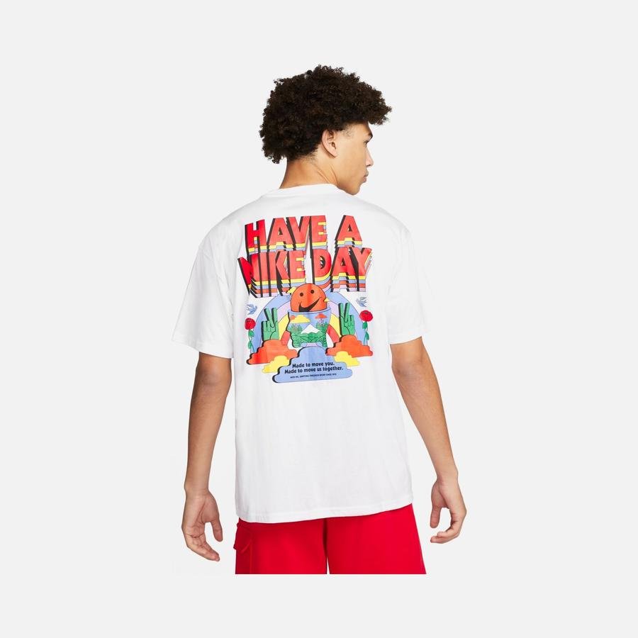  Nike Sportswear Max90 Graphic Short-Sleeve Erkek Tişört