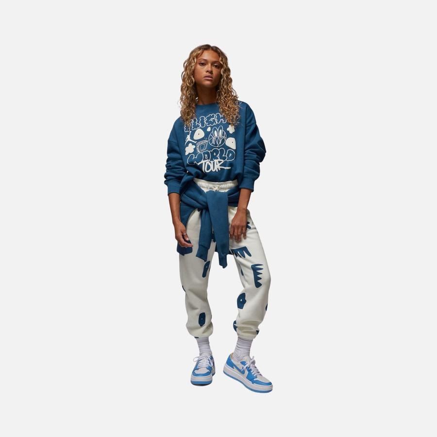  Nike Jordan Artist Series by Mia Lee Fleece Kadın Sweatshirt