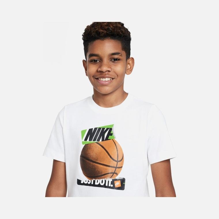 Nike Sportswear ''Basketball Ball Graphic'' Short-Sleeve (Boys') Çocuk Tişört
