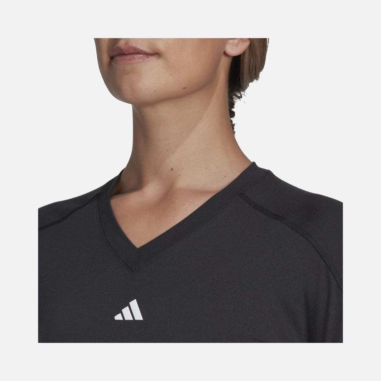adidas AEROREADY Train Essentials Minimal Branding V-Neck Short-Sleeve Kadın Tişört