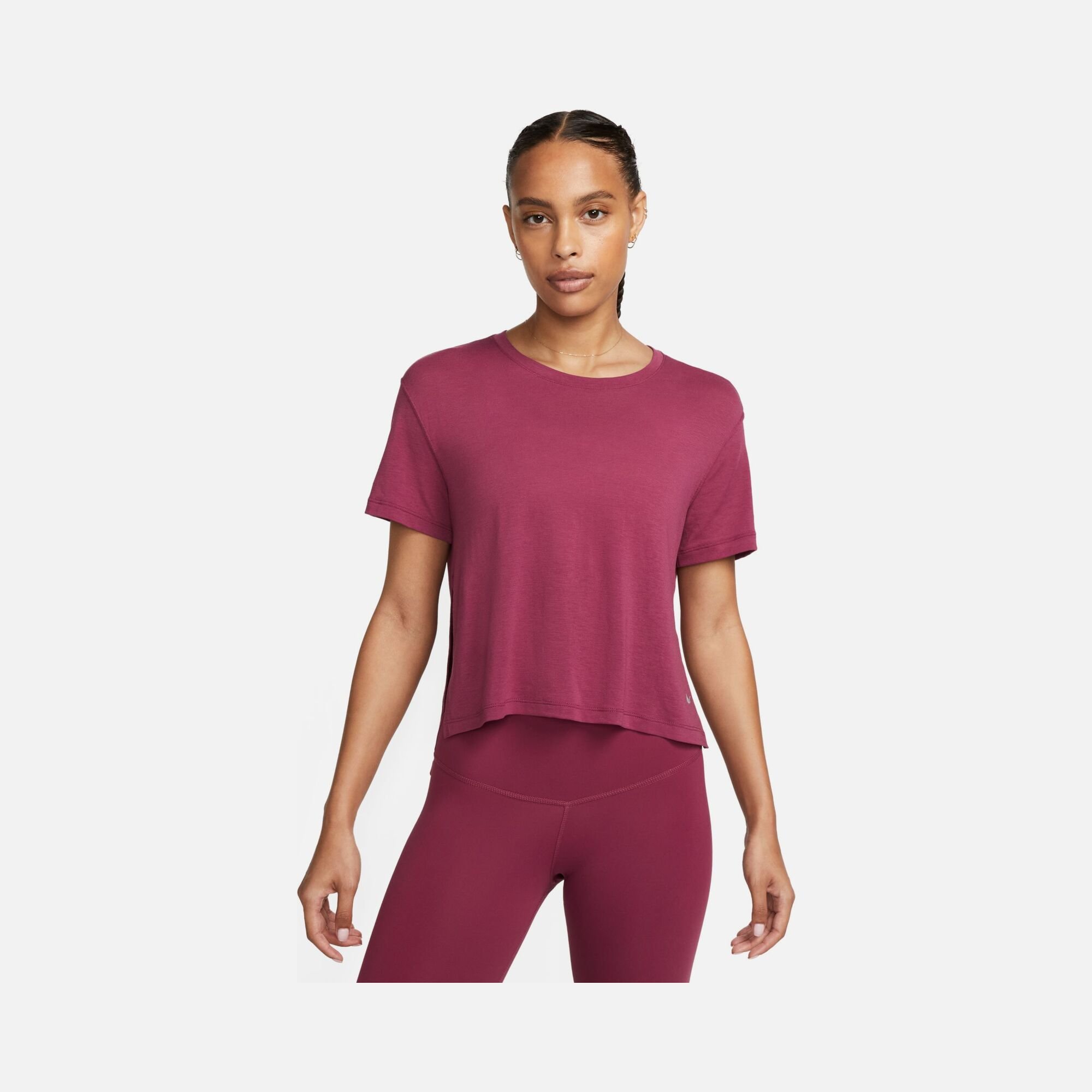Nike Yoga Dri-Fit Training Short-Sleeve Kadın Tişört