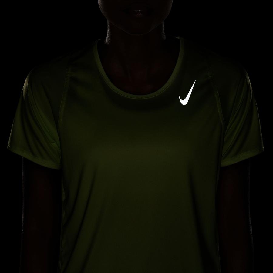  Nike Dri-Fit Race Running Short-Sleeve Kadın Tişört