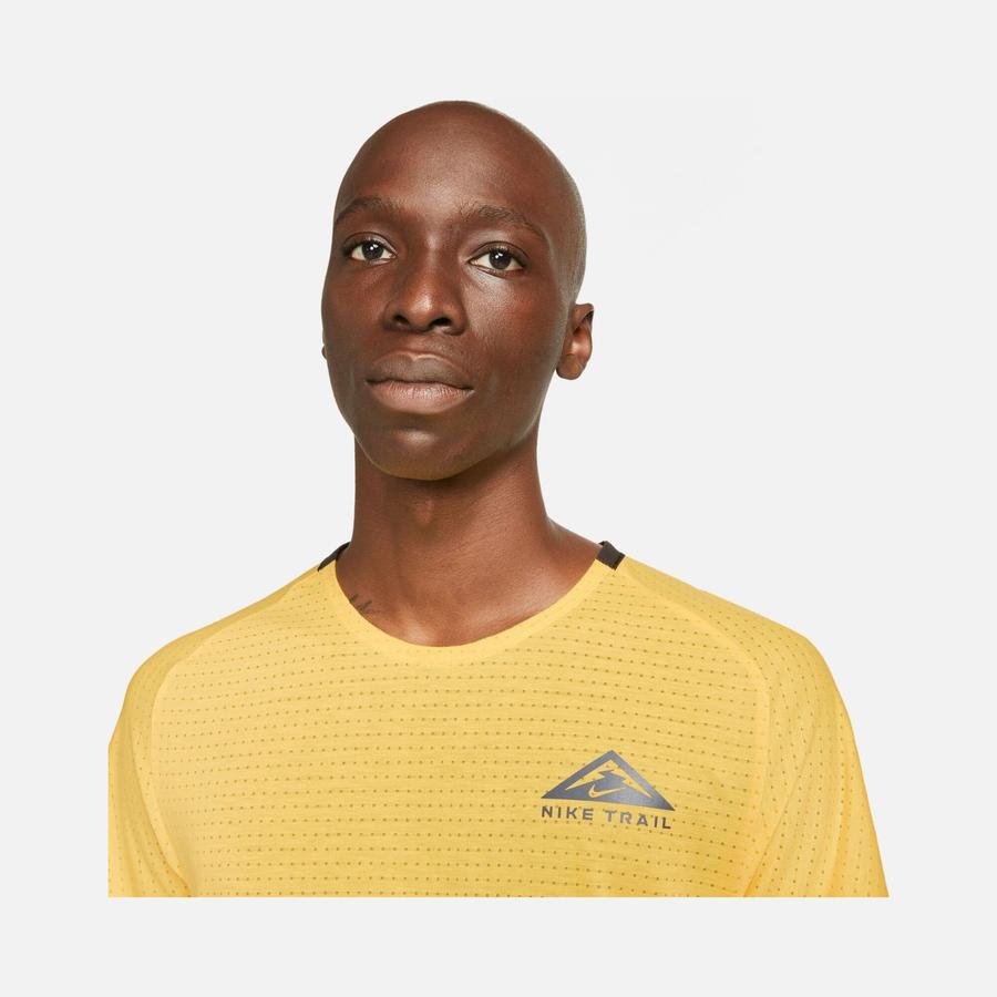  Nike Dri-Fit Trail Solar Chase Running Short-Sleeve Erkek Tişört