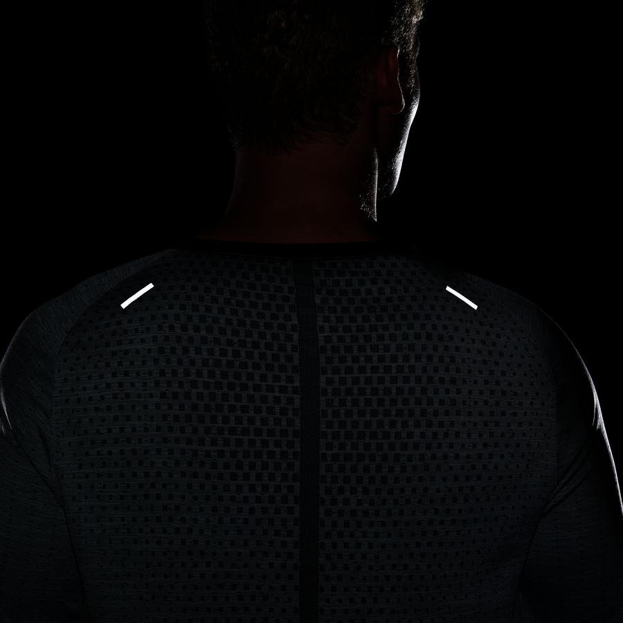  Nike Dri-Fit ADV Techknit Ultra Running Long-Sleeve Erkek Tişört