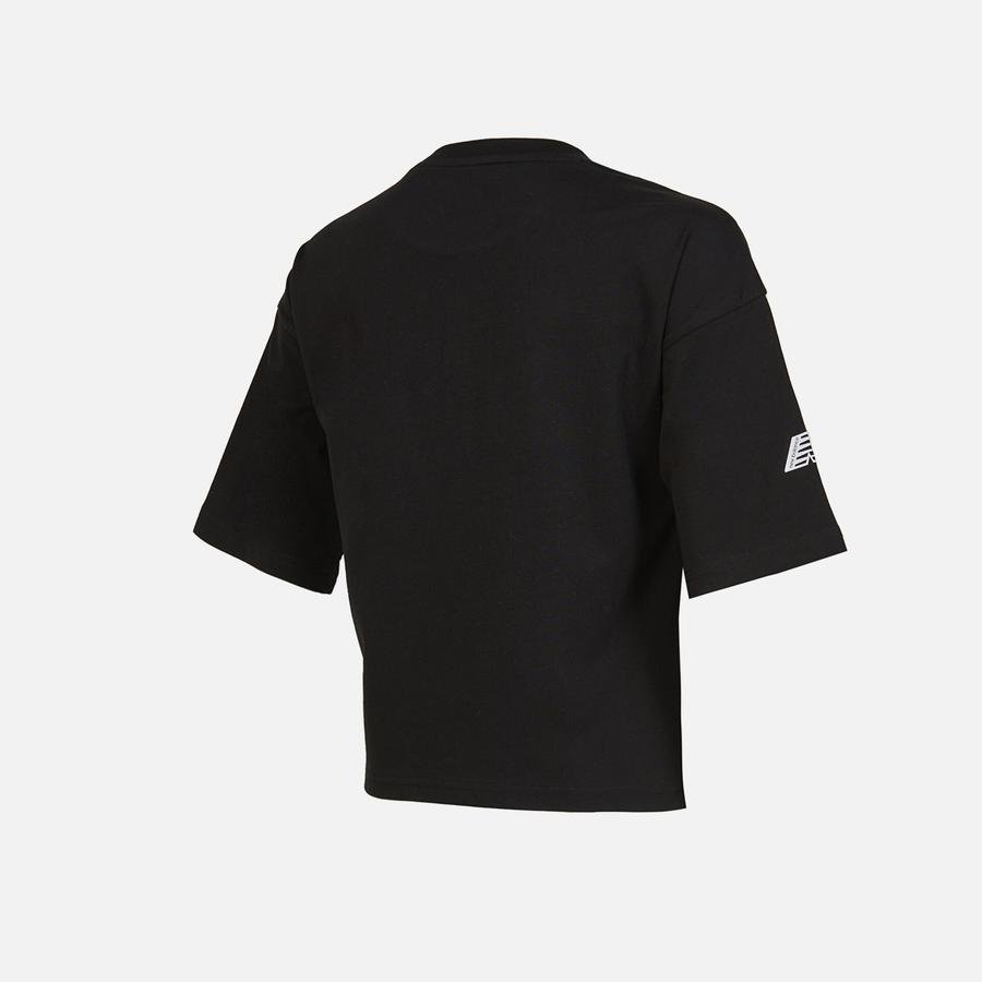  New Balance Sportswear WNT1340 Cropped Short-Sleeve Kadın Tişört