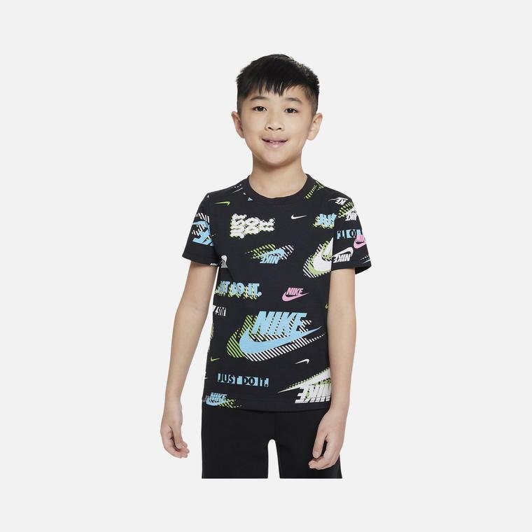 Nike Sportswear Active Pack Allover Printed Short-Sleeve Çocuk Tişört