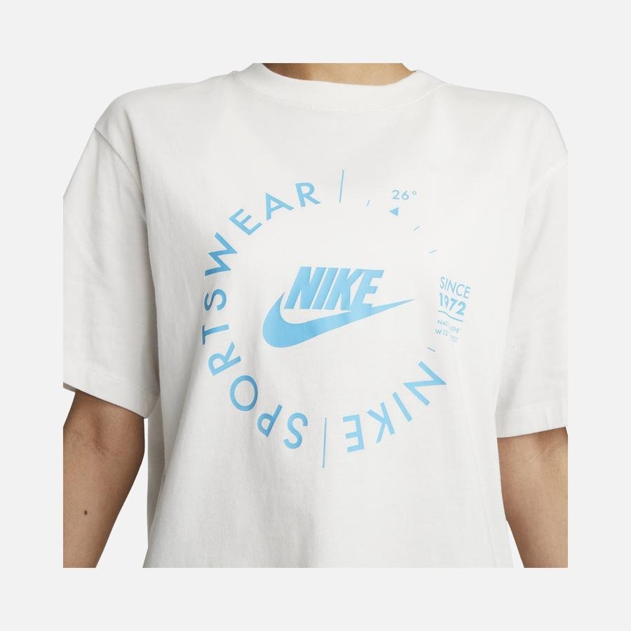  Nike Sportswear Gel-Sport Utility Printed Boyfriend Short-Sleeve Kadın Tişört