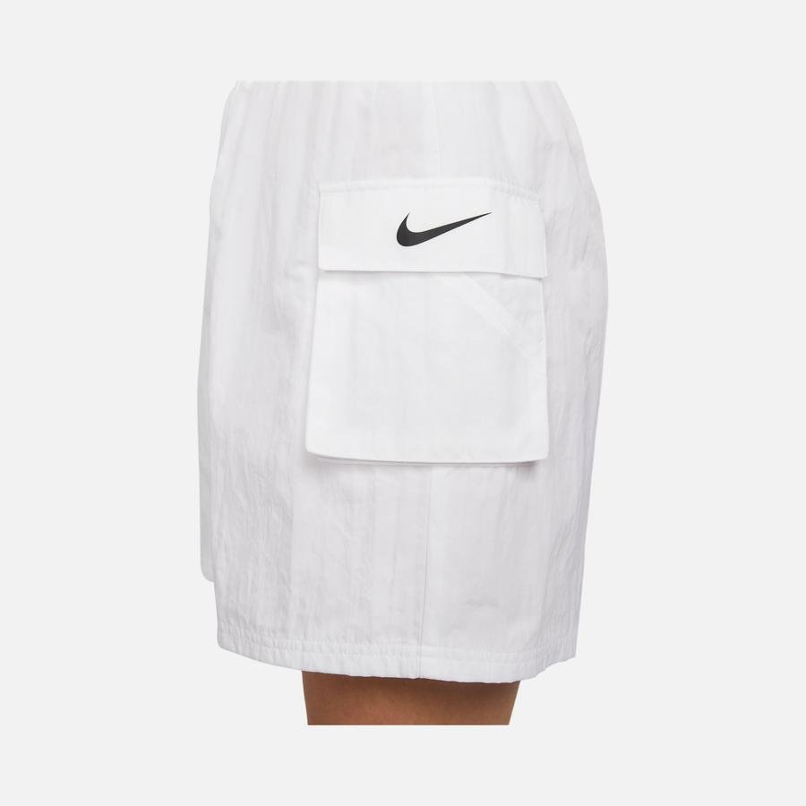  Nike Sportswear Essential Woven High-Rise Kadın Şort