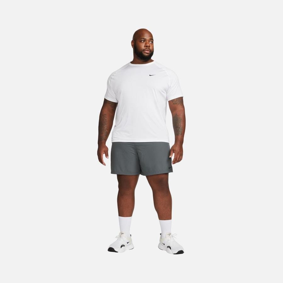  Nike Dri-Fit Form 7" Unlined Versatile Training Erkek Şort