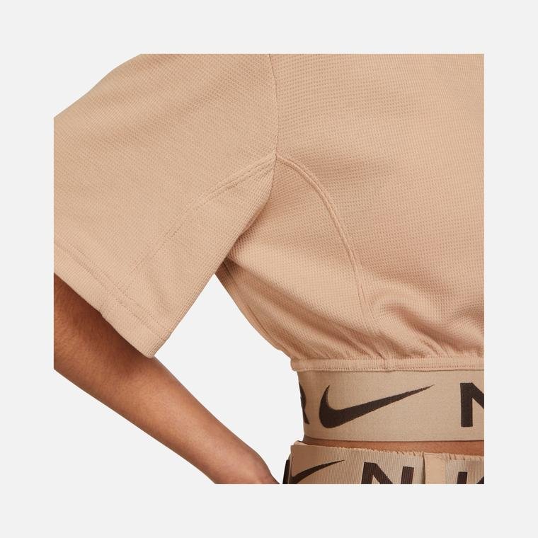 Nike Sportswear Air Cropped Short-Sleeve Kadın Tişört