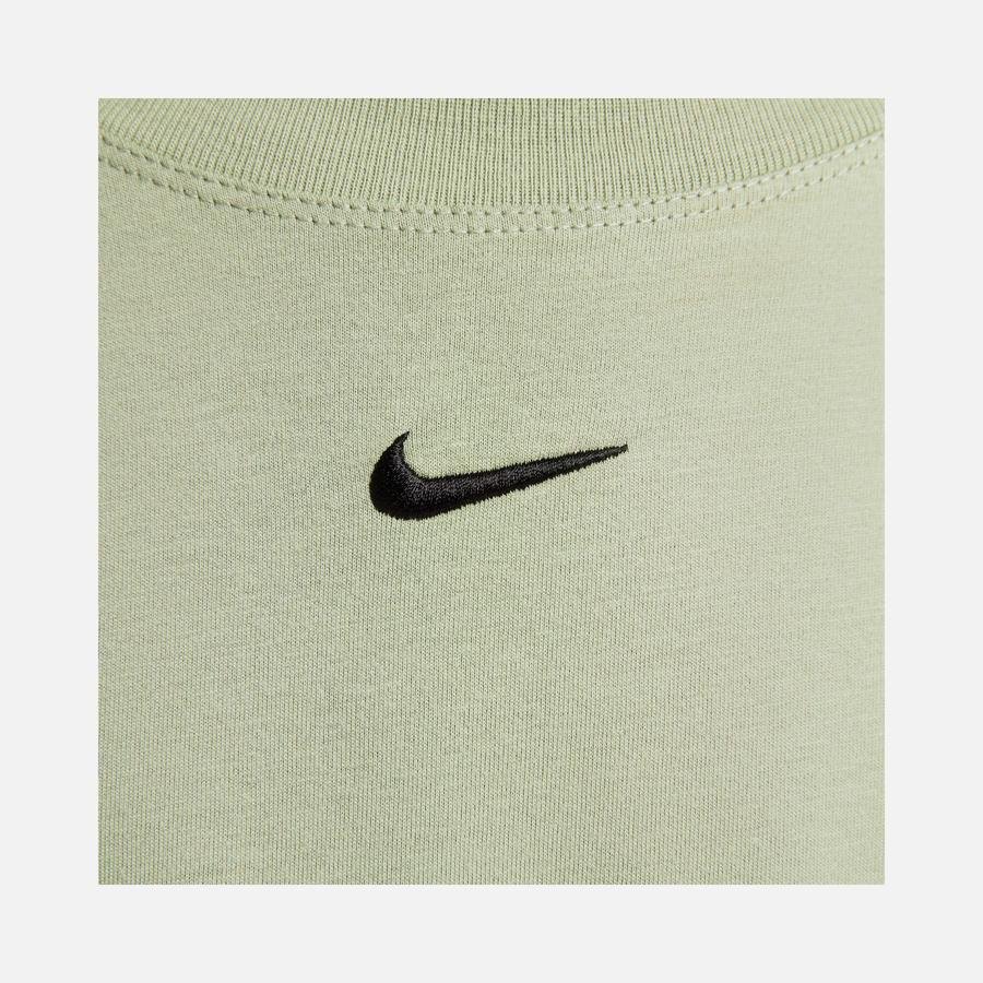  Nike Sportswear Essential Loose Fit Short-Sleeve Kadın Tişört