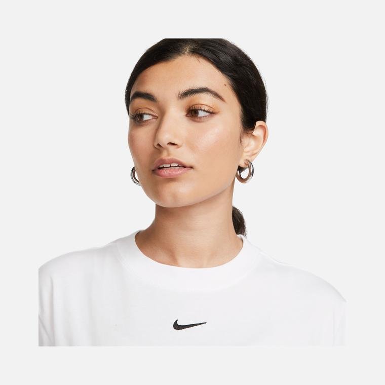 Nike Sportswear Loose Fit Short-Sleeve Kadın Tişört