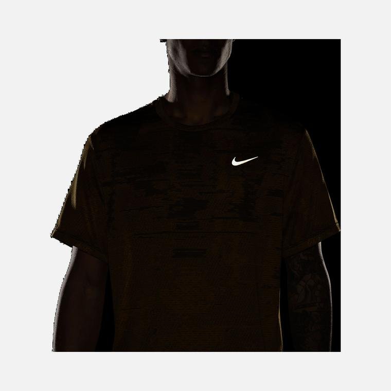 Nike Dri-Fit ADV Run Division Techknit Running Short-Sleeve Erkek Tişört