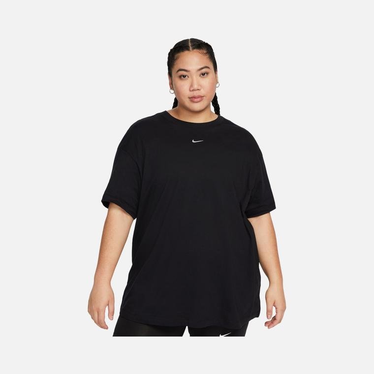 Женская футболка Nike Sportswear Essential Relaxed Fit Short-Sleeve (Plus Size)