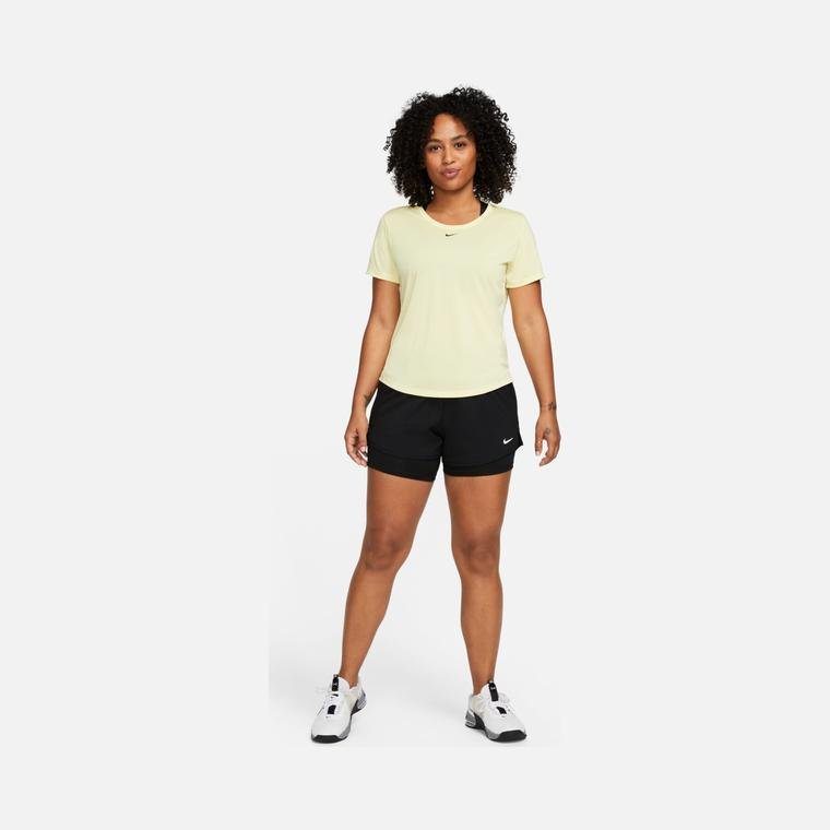 Nike One Dri-Fit Mid-Rise 8cm (approx.) 2-in-1 Training Kadın Şort