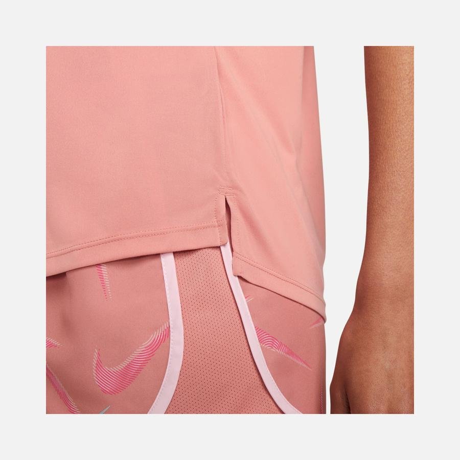  Nike Dri-Fit Swoosh Running FA23 Short-Sleeve Kadın Tişört