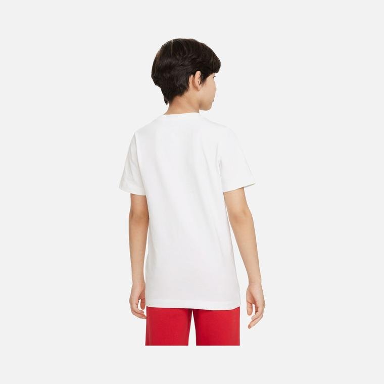 Nike Sportswear ''Multi Logo'' Standard Issue Short-Sleeve (Boys') Çocuk Tişört