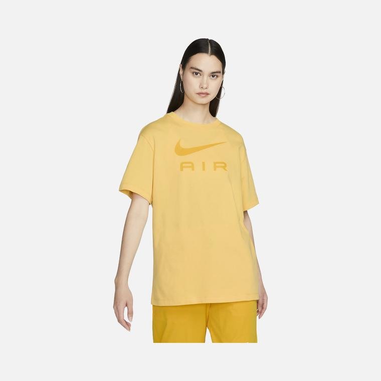 Nike Sportswear Air Graphic Boyfriend Short-Sleeve Kadın Tişört