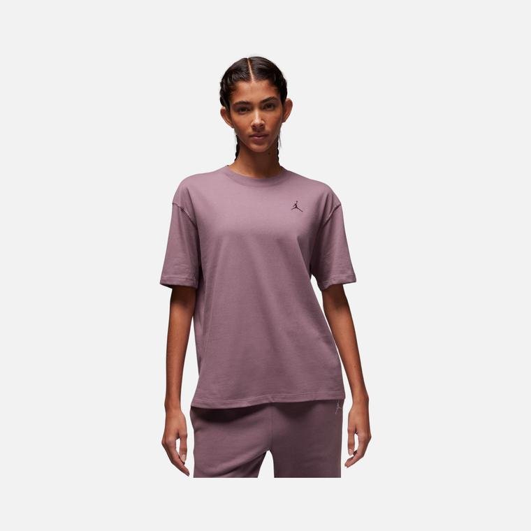 Nike Jordan Essentials Graphic Core 23 Relaxed Fit Short-Sleeve Kadın Tişört