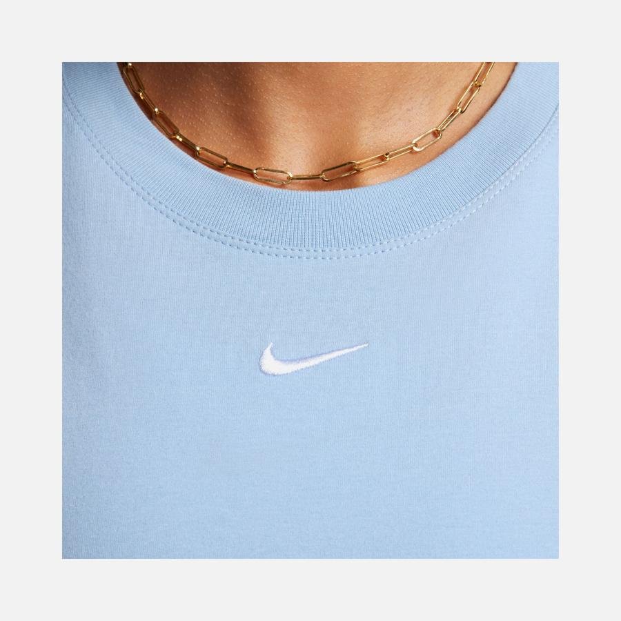  Nike Sportswear Loose Fit Short-Sleeve Kadın Tişört