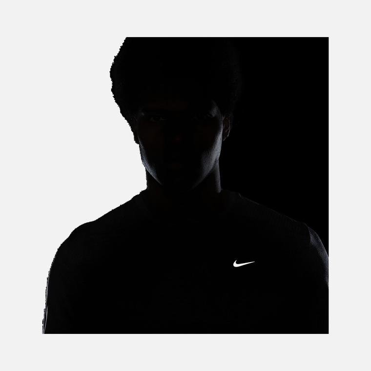 Nike Dri-Fit ADV Running Short-Sleeve Erkek Tişört
