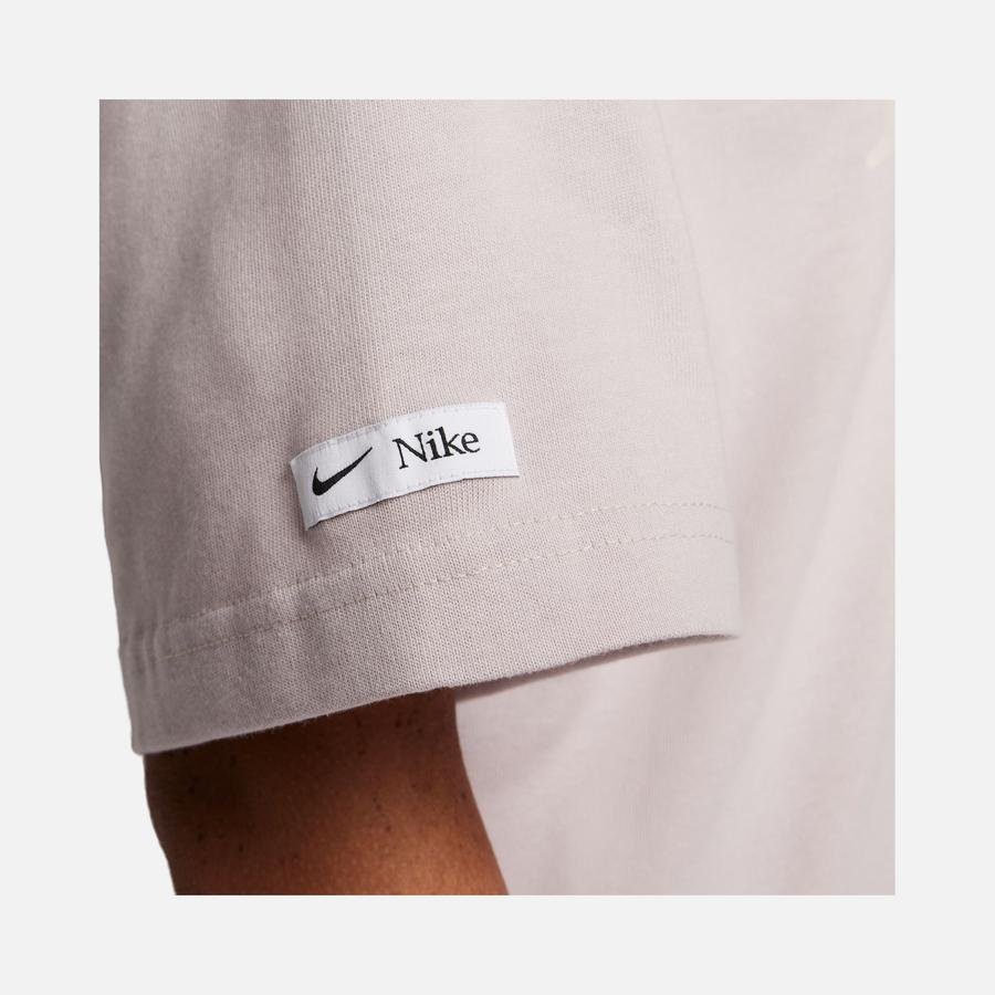  Nike Sportswear Classics Boxy Square Cut Short-Sleeve Kadın Tişört