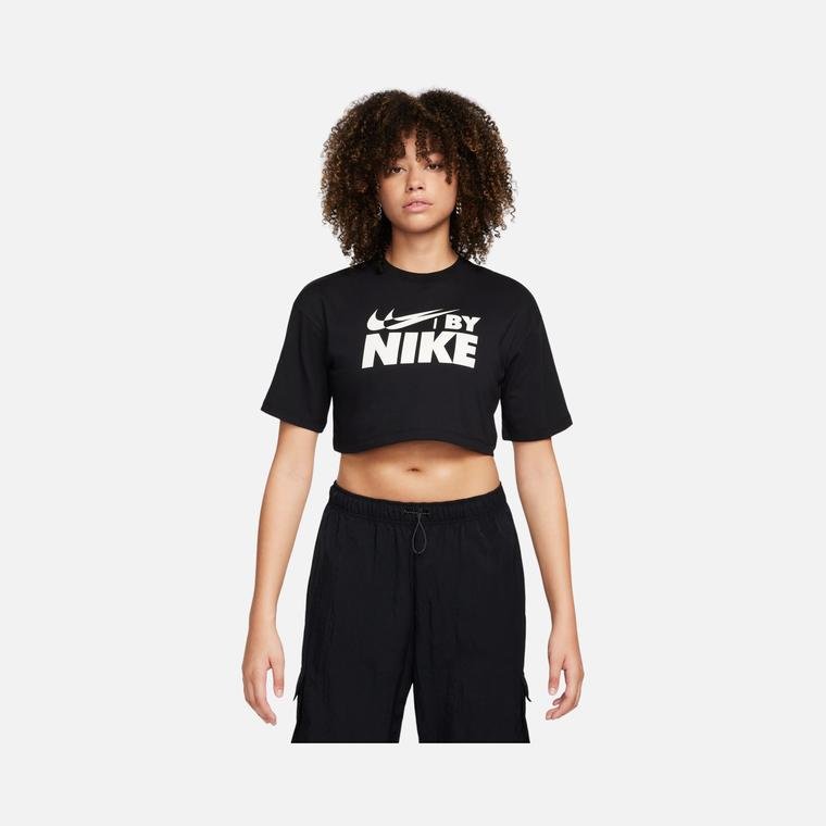 Nike Sportswear Gel Wide Cut & Off Shoulder Cropped Short-Sleeve Kadın Tişört