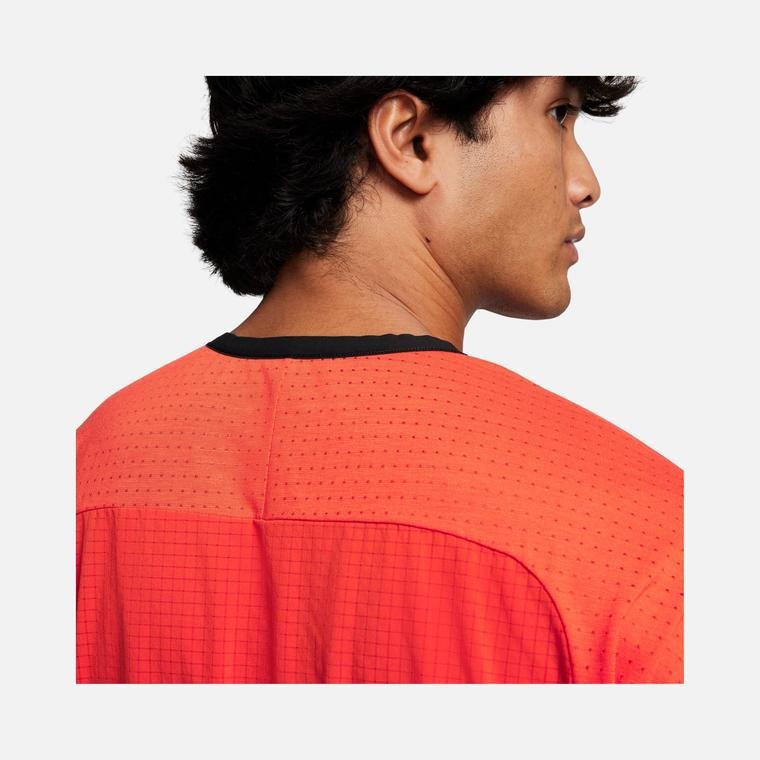 Nike Dri-Fit Trail Solar Chase Running Short-Sleeve Erkek Tişört