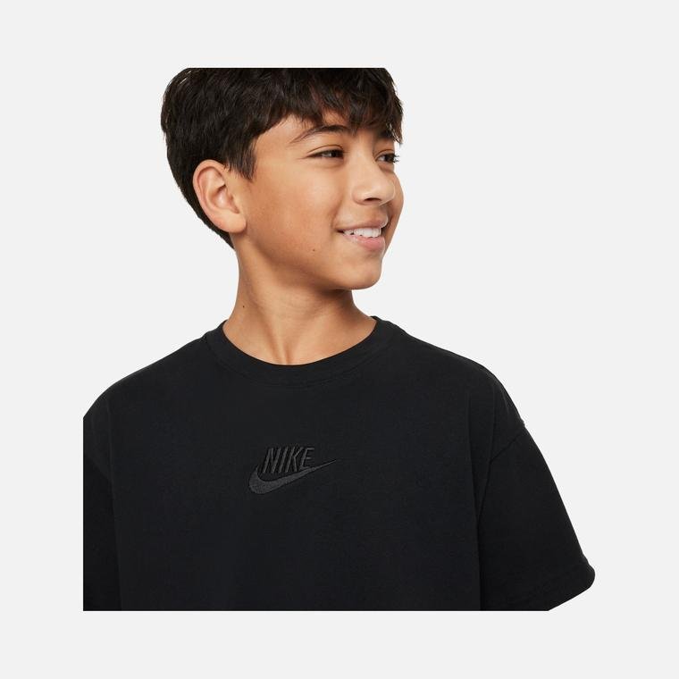 Nike Sportswear Premium Essentials Embroidered Future Short-Sleeve Çocuk Tişört