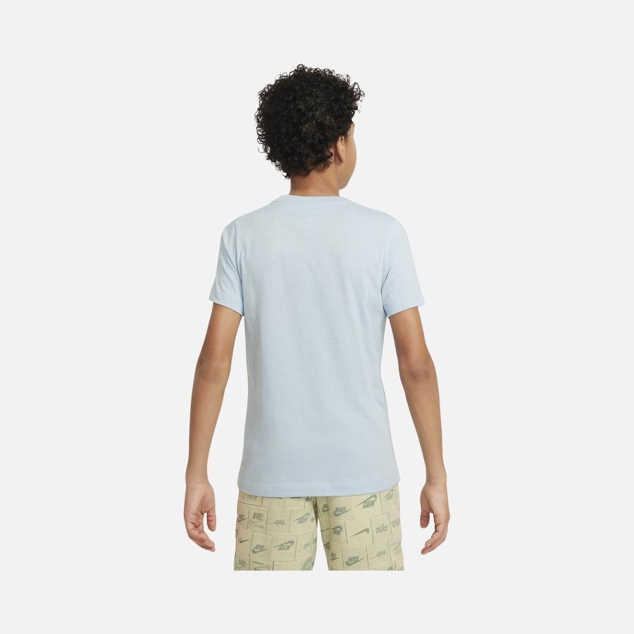  Nike Sportswear Futura Logo Short-Sleeve (Boys') Çocuk Tişört