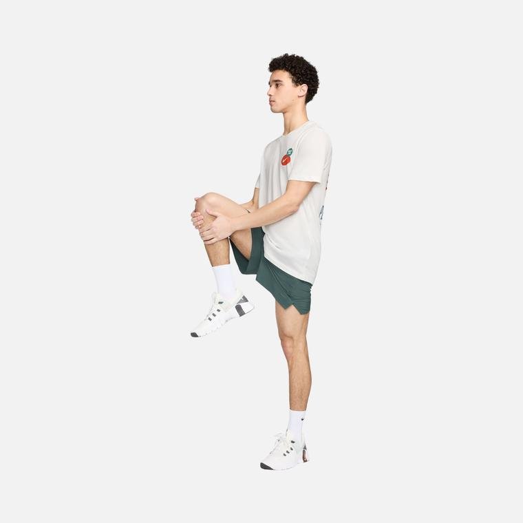 Nike Dri-Fit 3 ''Do Everything 24/7, 365'' Graphic Training Short-Sleeve Erkek Tişört