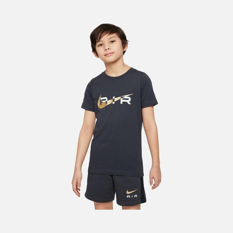 Nike Sportswear Swoosh Air Graphic Short-Sleeve (Boys') Çocuk Tişört