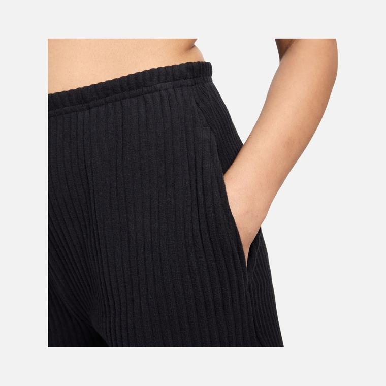 Nike Sportswear Chill Knit High-Waisted Slim 8cm (approx.) Ribbed Kadın Şort