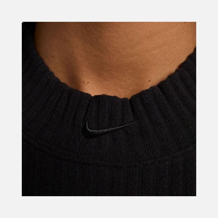 Nike Sportswear Chill Knit Tight Mock-Neck Ribbed Crop Kadın Atlet