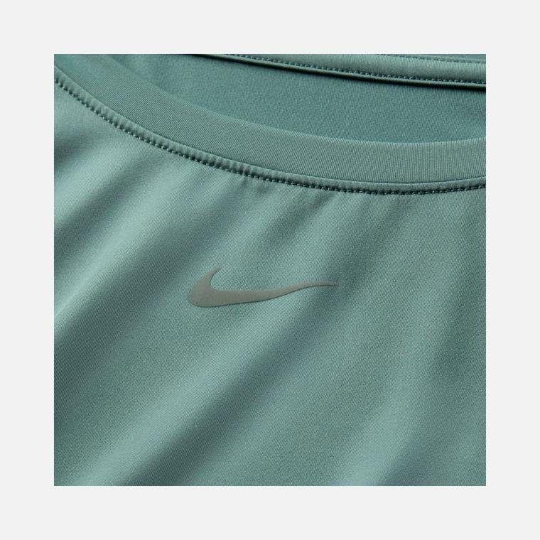 Nike One Classic Dri-Fit Short-Sleeve Training Kadın Tişört