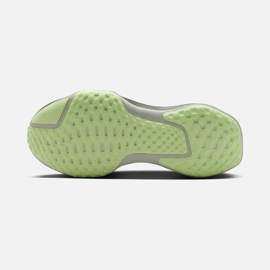  Nike ZoomX Invincible Flyknit 3 Premium Running Kadın Spor Ayakkabı