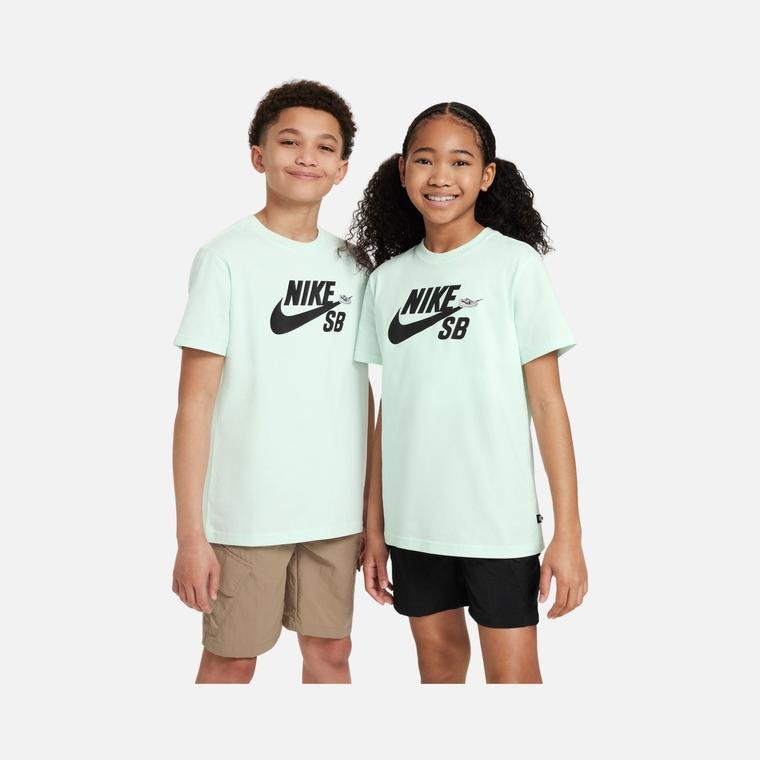 Nike Sportswear SB Logo Graphic Short-Sleeve Çocuk Tişört