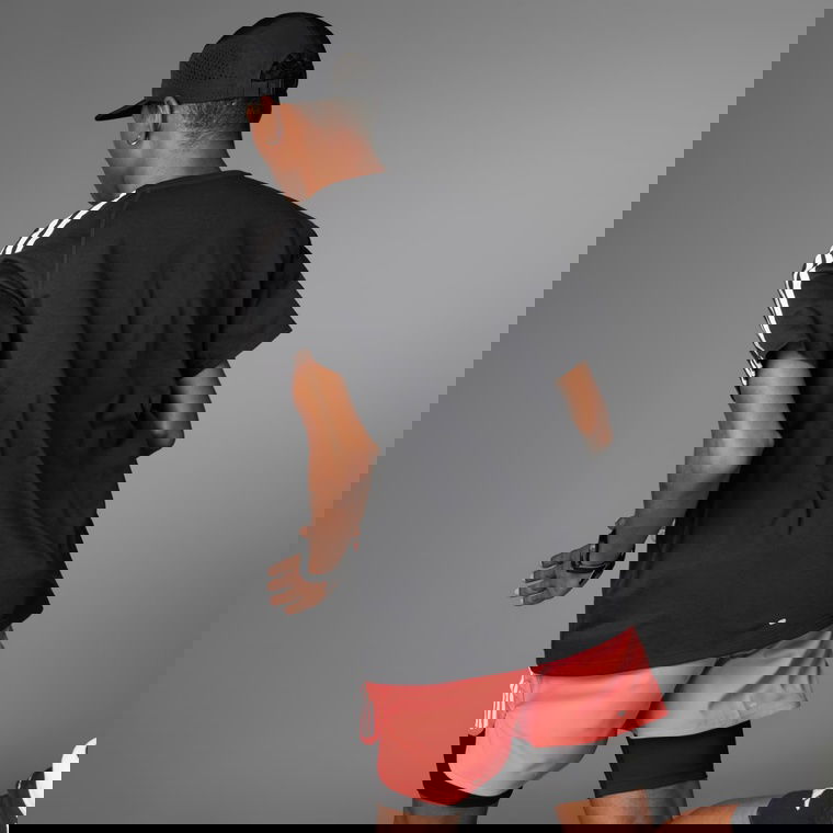 adidas Own the Run 3-Stripes Short-Sleeve Erkek Tişört