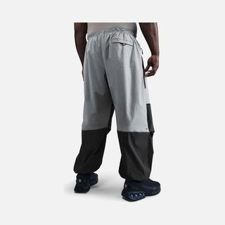  Nike Sportswear Tech Woven Oversized Erkek Eşofman Altı